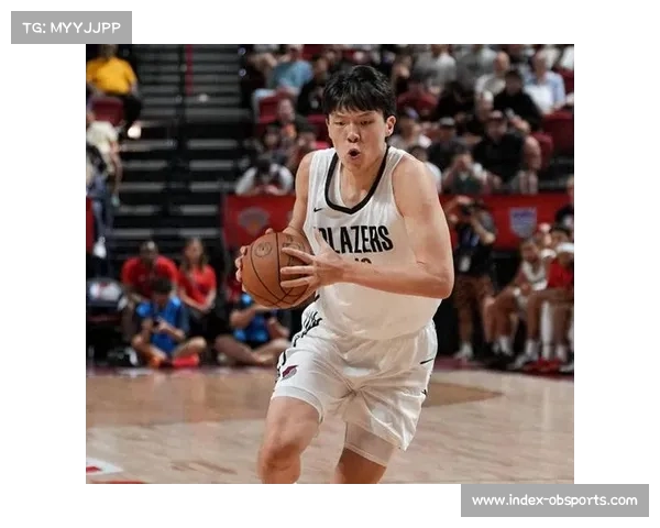 杨瀚森手递手助攻乐福，防守端连续护框成功